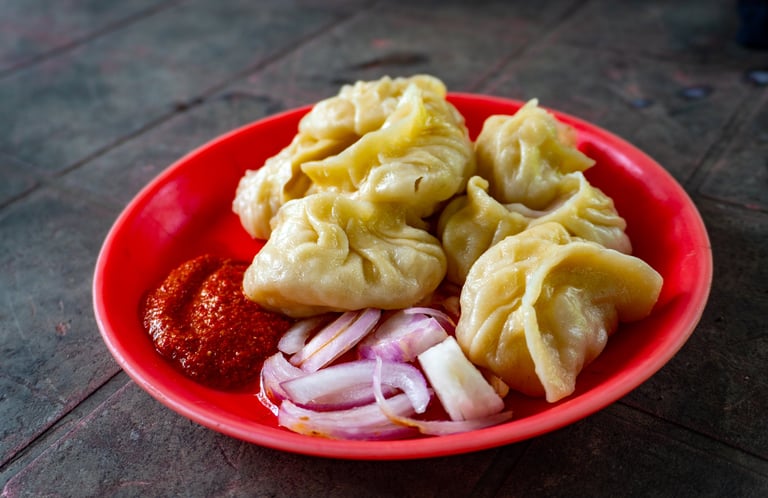 Dumplings with spicy sauce
